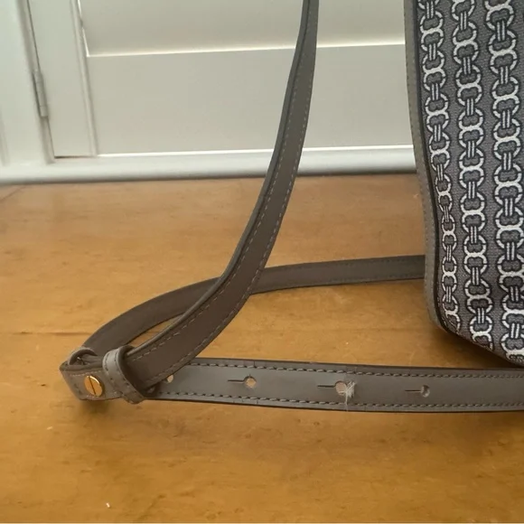 Tory Burch Gemini Tote Purse Bag Taupe/Navy with duster bag - Picture 5 of 9